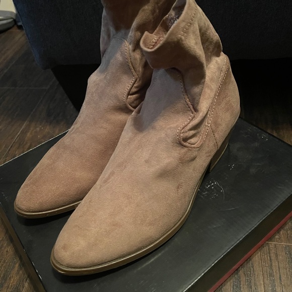Beige suede booties - Picture 2 of 4